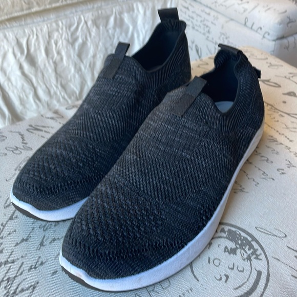 Brand new. Never worn - Picture 1 of 3